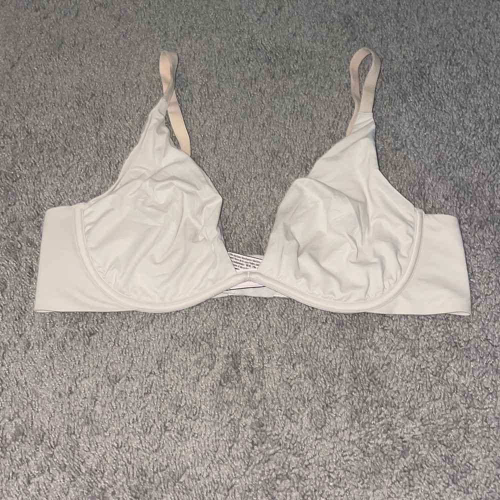Nude padless Victoria Secret bra EUC